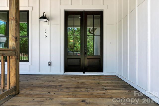 146 Cliff Road, Penrose, NC 28766