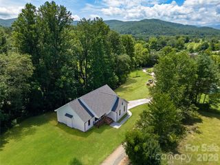 146 Cliff Road, Penrose, NC 28766