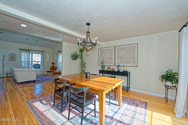 1 Tracey Court, Troy, NY 12180