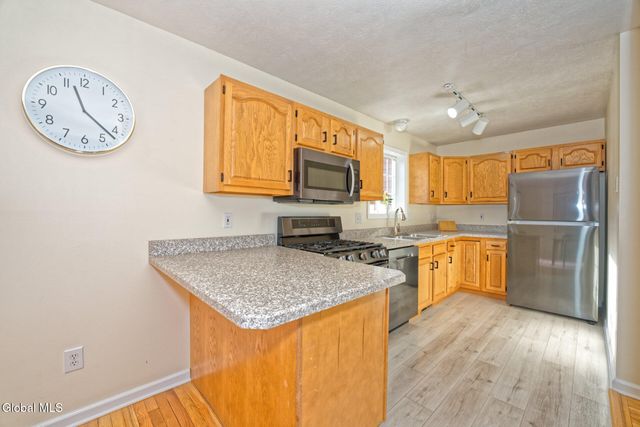 1 Tracey Court, Troy, NY 12180