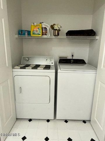 1 Tracey Court, Troy, NY 12180