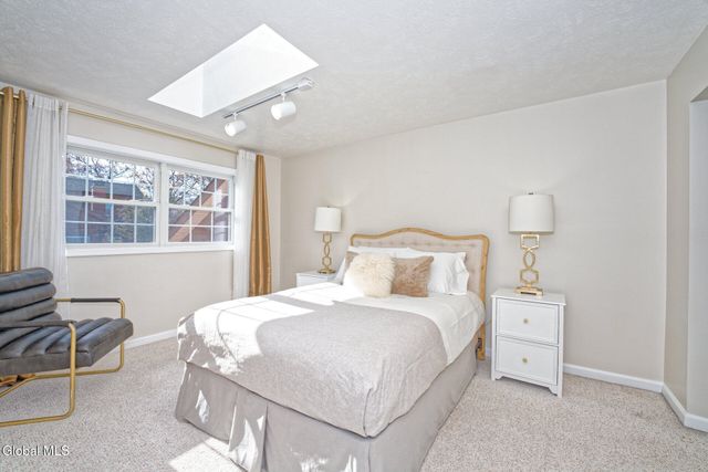 1 Tracey Court, Troy, NY 12180