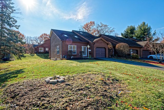 1 Tracey Court, Troy, NY 12180