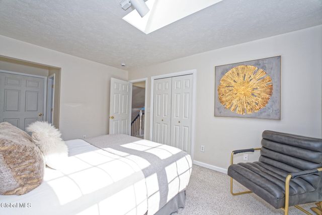 1 Tracey Court, Troy, NY 12180