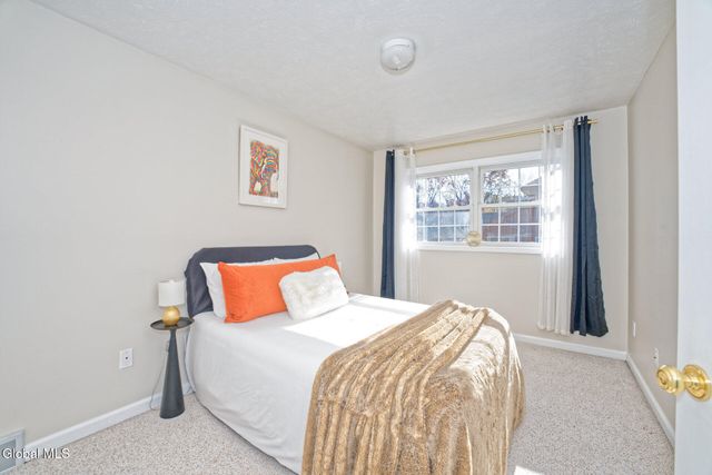 1 Tracey Court, Troy, NY 12180