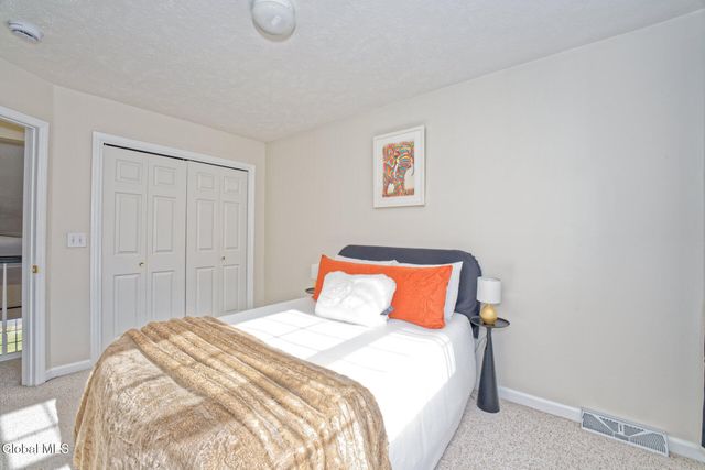 1 Tracey Court, Troy, NY 12180