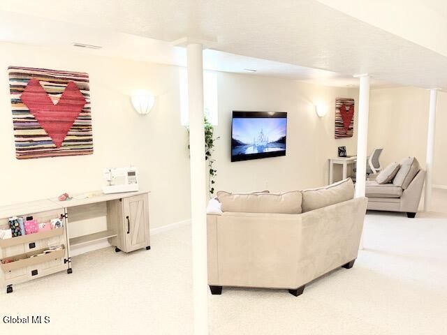 1 Tracey Court, Troy, NY 12180