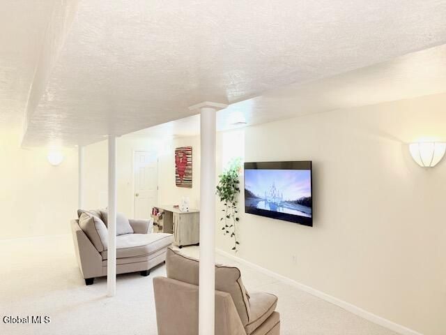 1 Tracey Court, Troy, NY 12180