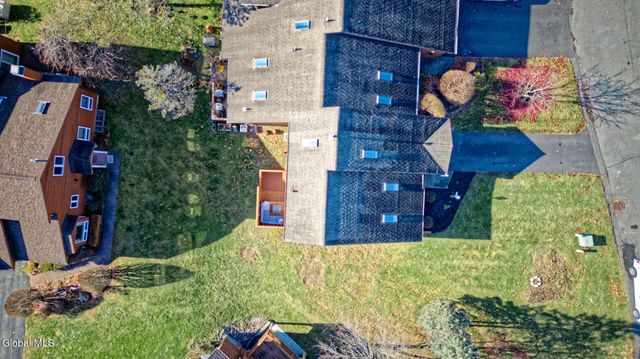 1 Tracey Court, Troy, NY 12180