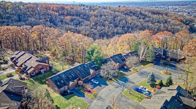 1 Tracey Court, Troy, NY 12180