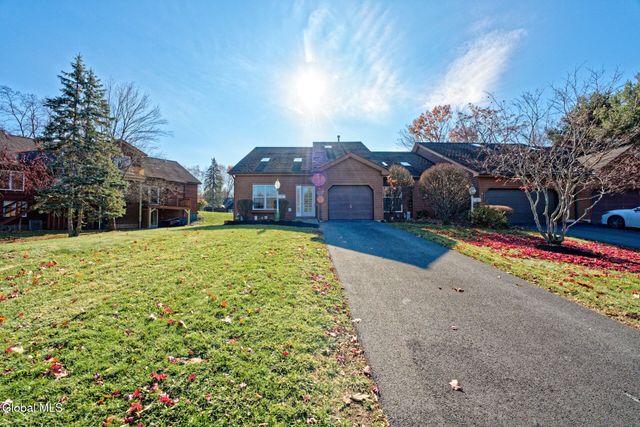 1 Tracey Court, Troy, NY 12180