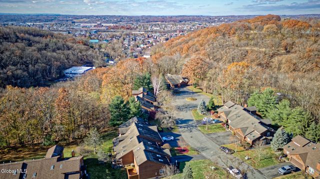 1 Tracey Court, Troy, NY 12180