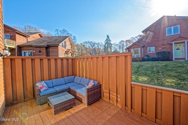 1 Tracey Court, Troy, NY 12180