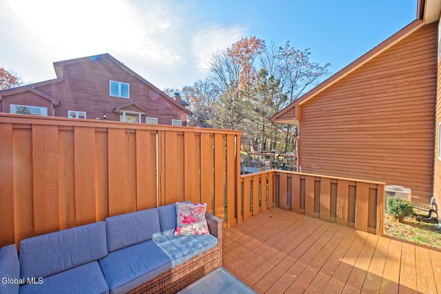 1 Tracey Court, Troy, NY 12180