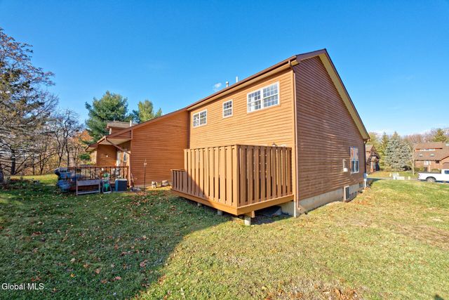 1 Tracey Court, Troy, NY 12180