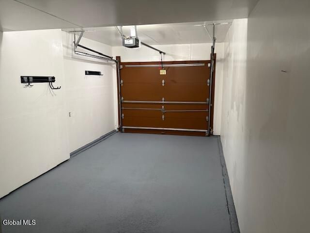 1 Tracey Court, Troy, NY 12180