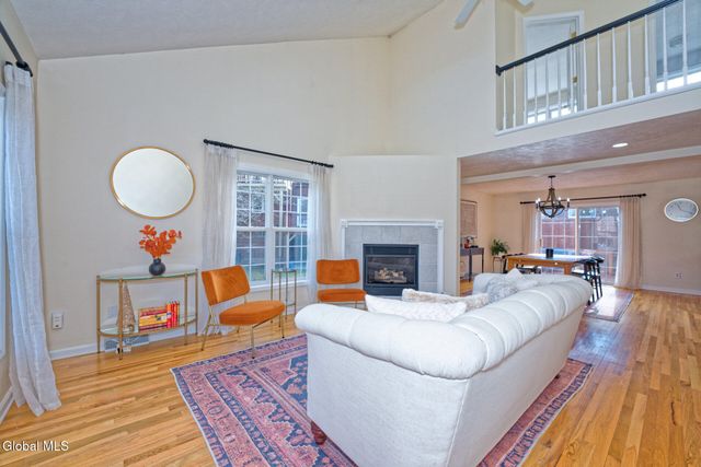 1 Tracey Court, Troy, NY 12180