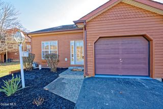 1 Tracey Court, Troy, NY 12180