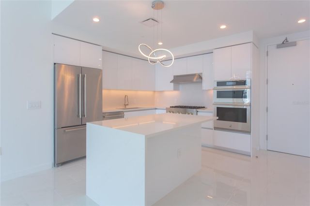 400 CENTRAL AVENUE 1806, St Petersburg, FL 33701