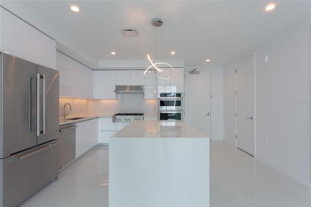 400 CENTRAL AVENUE 1806, St Petersburg, FL 33701