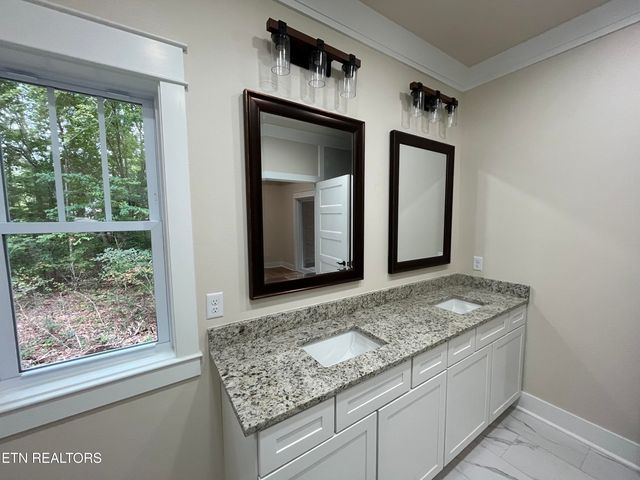 414 Beachwood Drive, Crossville, TN 38558