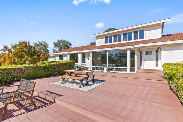 2495 Meadow Creek Rd, Lincoln, CA 95648