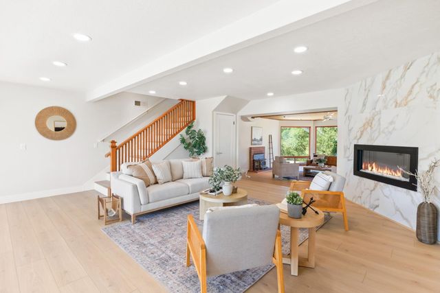 2495 Meadow Creek Rd, Lincoln, CA 95648