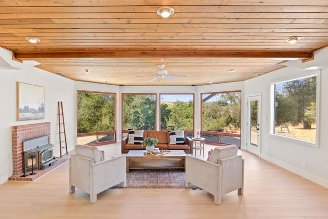 2495 Meadow Creek Rd, Lincoln, CA 95648