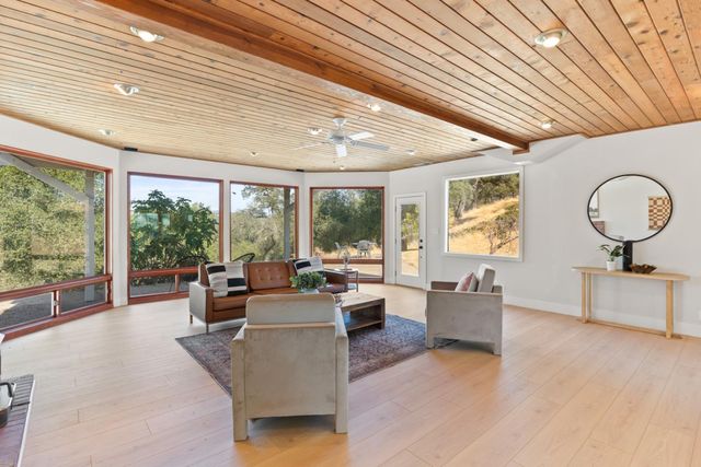 2495 Meadow Creek Rd, Lincoln, CA 95648