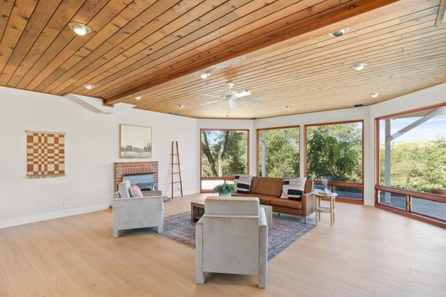 2495 Meadow Creek Rd, Lincoln, CA 95648