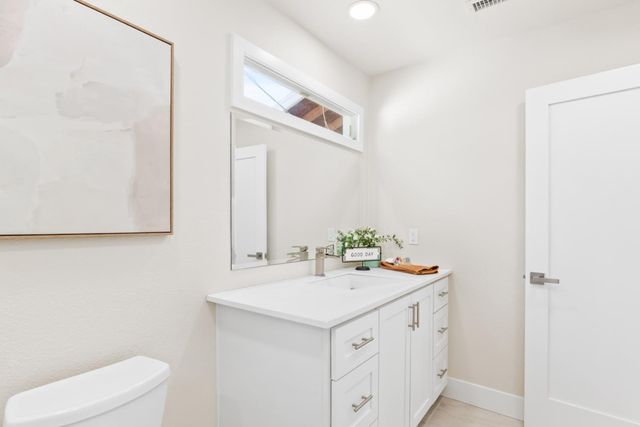 2495 Meadow Creek Rd, Lincoln, CA 95648