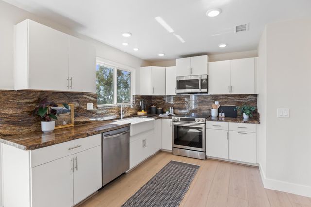 2495 Meadow Creek Rd, Lincoln, CA 95648