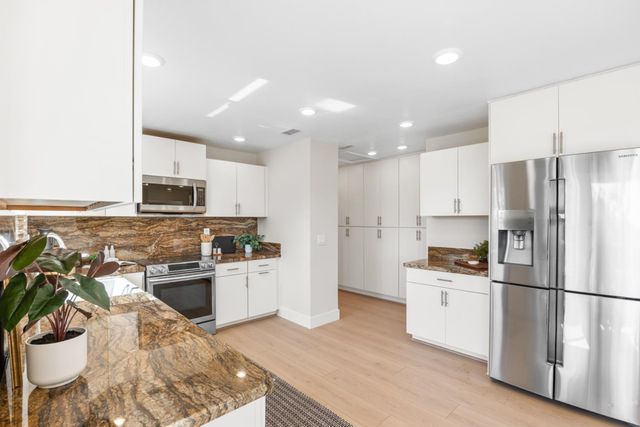 2495 Meadow Creek Rd, Lincoln, CA 95648