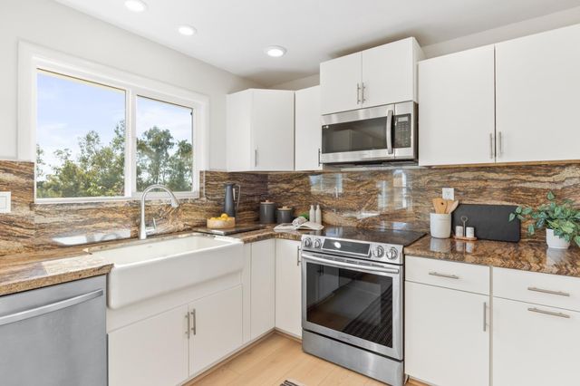 2495 Meadow Creek Rd, Lincoln, CA 95648