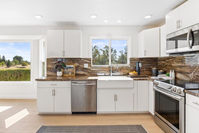 2495 Meadow Creek Rd, Lincoln, CA 95648