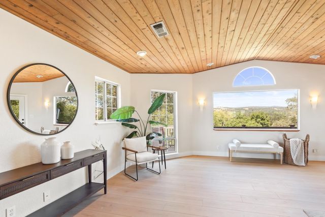 2495 Meadow Creek Rd, Lincoln, CA 95648