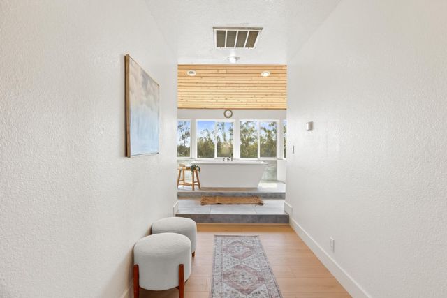 2495 Meadow Creek Rd, Lincoln, CA 95648