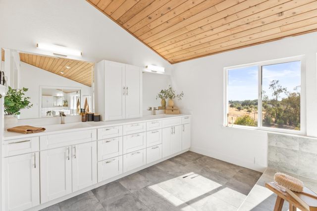 2495 Meadow Creek Rd, Lincoln, CA 95648