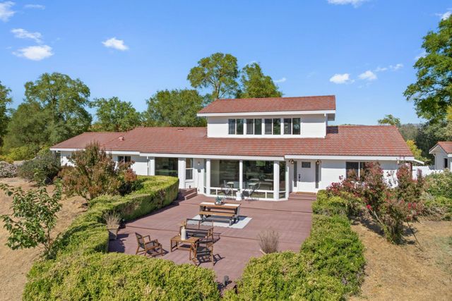 2495 Meadow Creek Rd, Lincoln, CA 95648