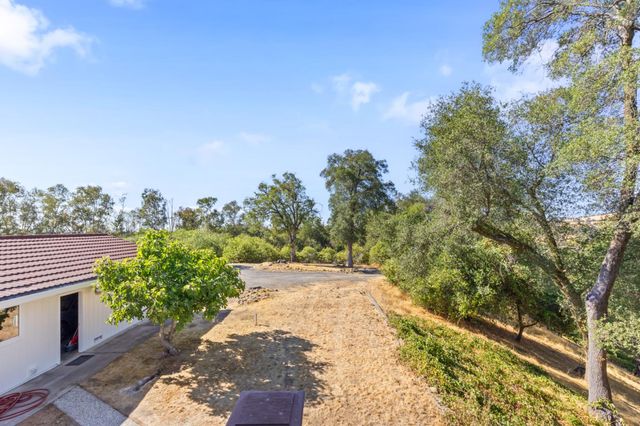 2495 Meadow Creek Rd, Lincoln, CA 95648