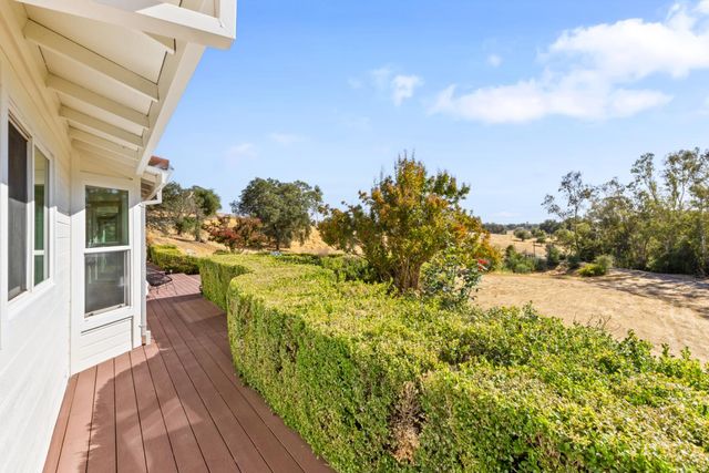 2495 Meadow Creek Rd, Lincoln, CA 95648