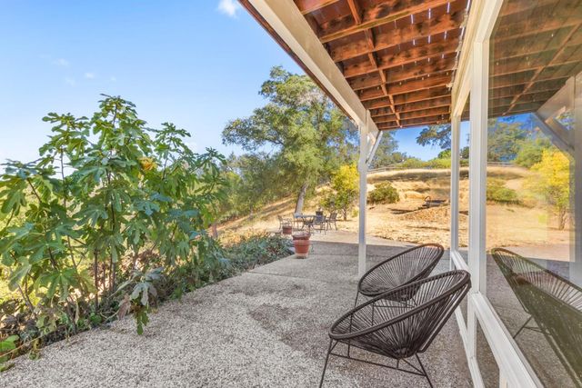 2495 Meadow Creek Rd, Lincoln, CA 95648