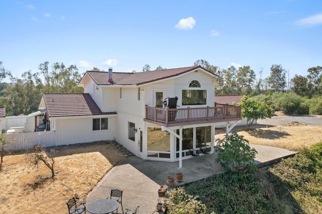 2495 Meadow Creek Rd, Lincoln, CA 95648