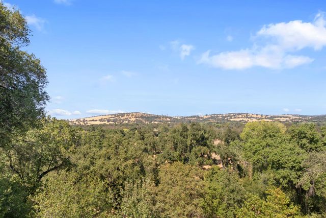 2495 Meadow Creek Rd, Lincoln, CA 95648