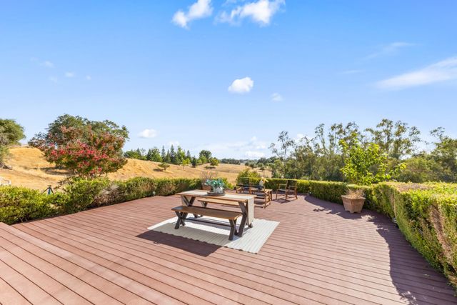 2495 Meadow Creek Rd, Lincoln, CA 95648