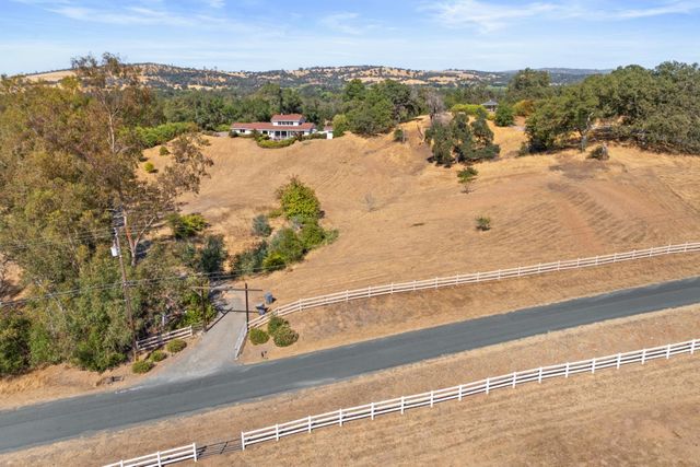 2495 Meadow Creek Rd, Lincoln, CA 95648