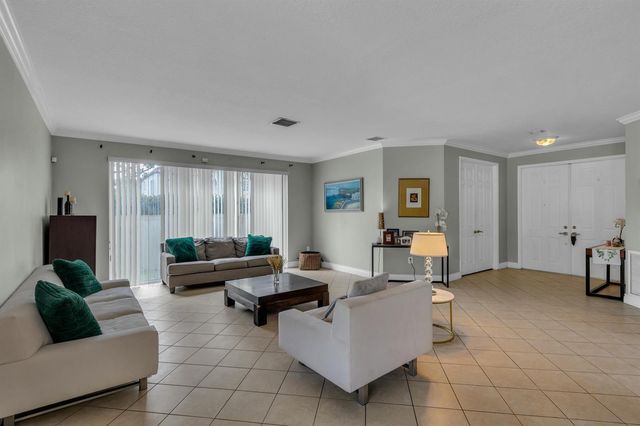 9895 Shepard Place, Wellington, FL 33414