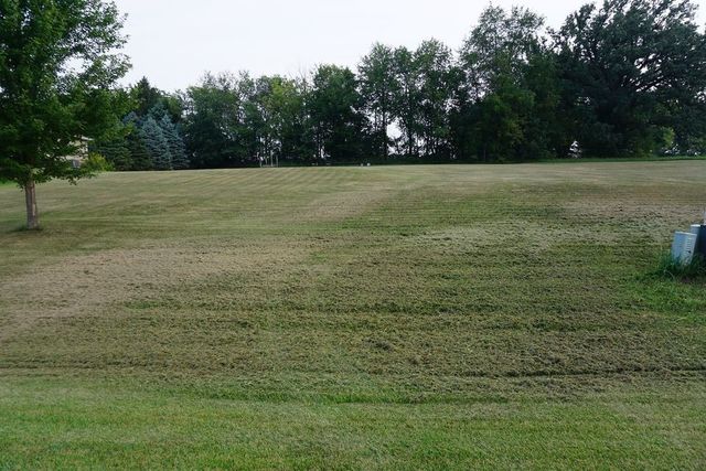 334 Rockside Drive, Dixon, IL 61021