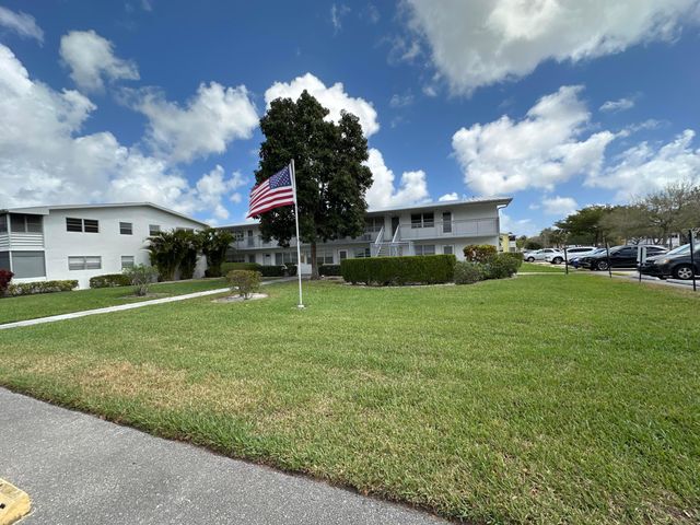 121 Sheffield F, West Palm Beach, FL 33417
