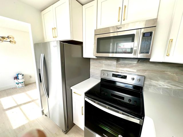 121 Sheffield F, West Palm Beach, FL 33417